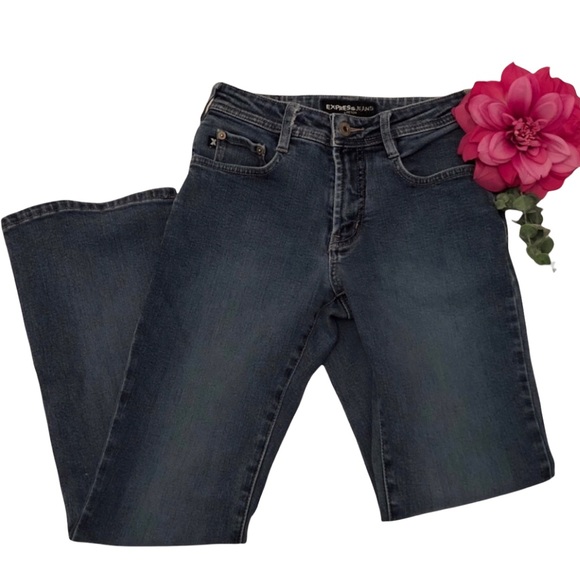 Express Denim - Express Jeans Stretch Fit & Flare (imperfect) 3/4s